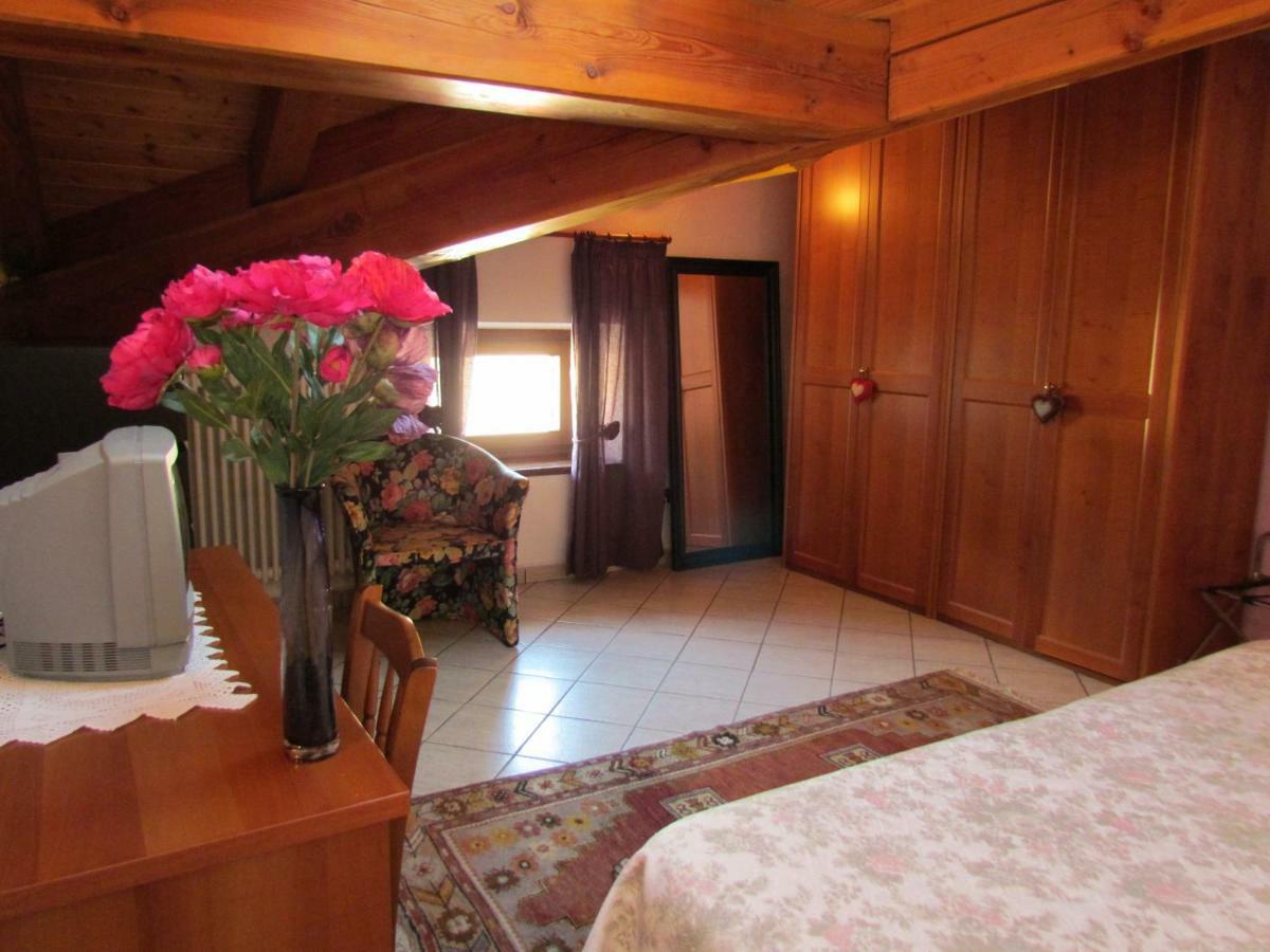 Residence Du Chateau Fenis Extérieur photo