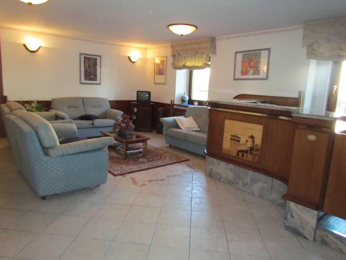 Residence Du Chateau Fenis Extérieur photo